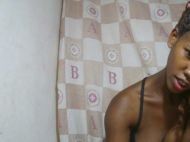 Sexy-Sarah live cam on BongaCams