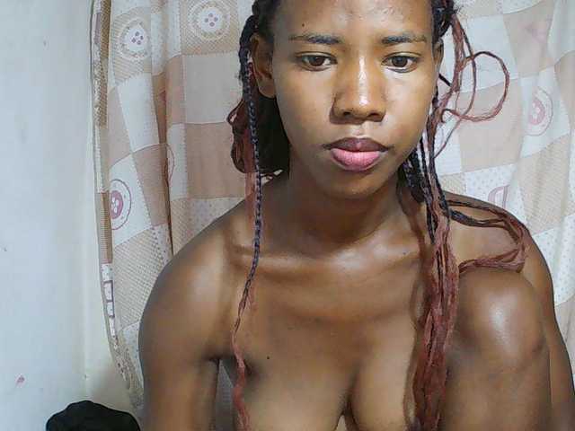 Sexy-Sarah live cam on BongaCams