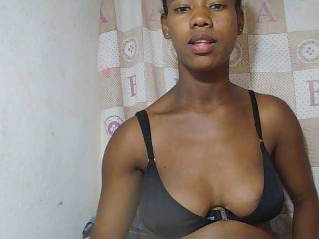 Sexy-Sarah live cam on BongaCams