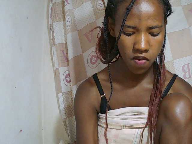 Sexy-Sarah live cam on BongaCams