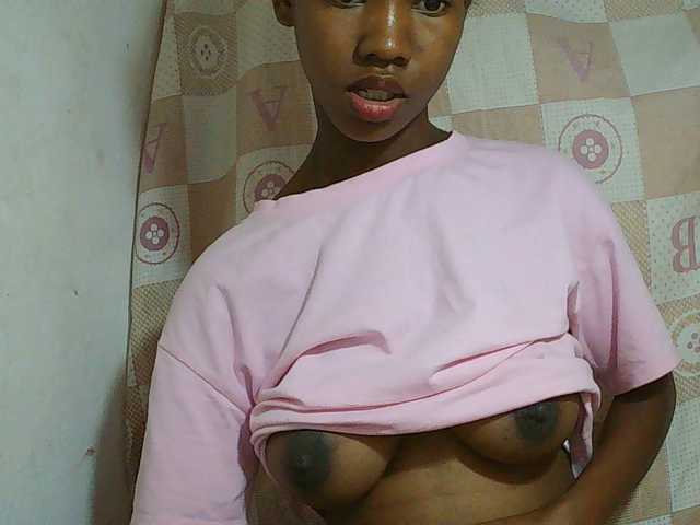 Sexy-Sarah live cam on BongaCams