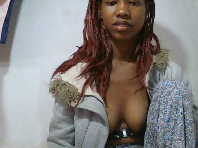 Sexy-Sarah live cam on BongaCams