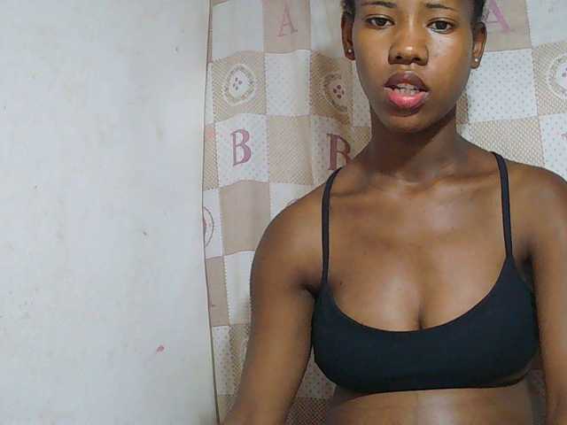 Sexy-Sarah live cam on BongaCams