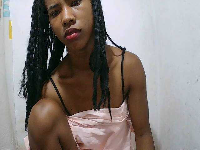 sexy-sarah's BongaCams show and profile