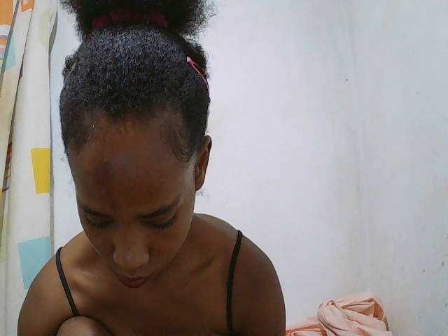 sexy-sarah's BongaCams show and profile