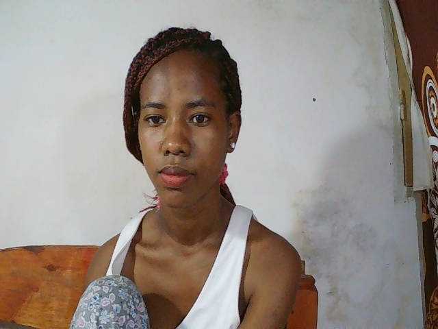 Sexy-Sarah live cam on BongaCams