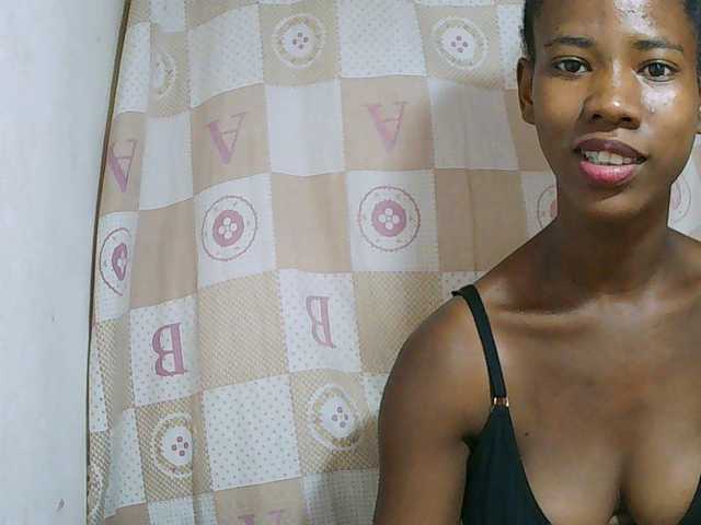 Sexy-Sarah live cam on BongaCams