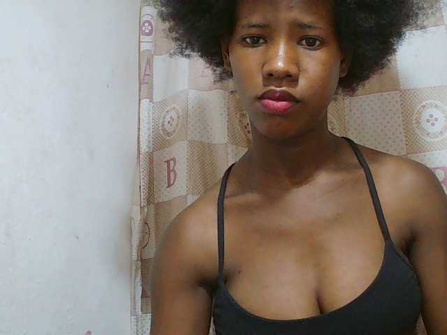 Sexy-Sarah live cam on BongaCams