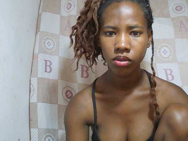 Sexy-Sarah live cam preview