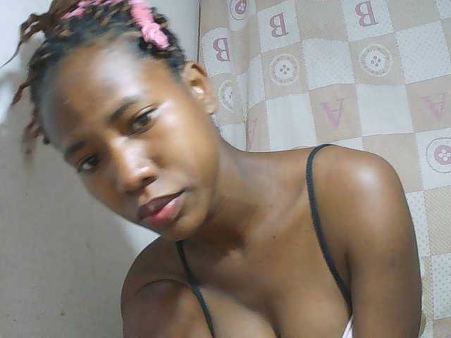 Sexy-Sarah live cam on BongaCams