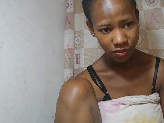 Sexy-Sarah live cam on BongaCams
