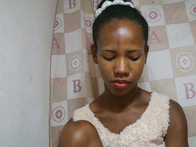 Sexy-Sarah live cam on BongaCams