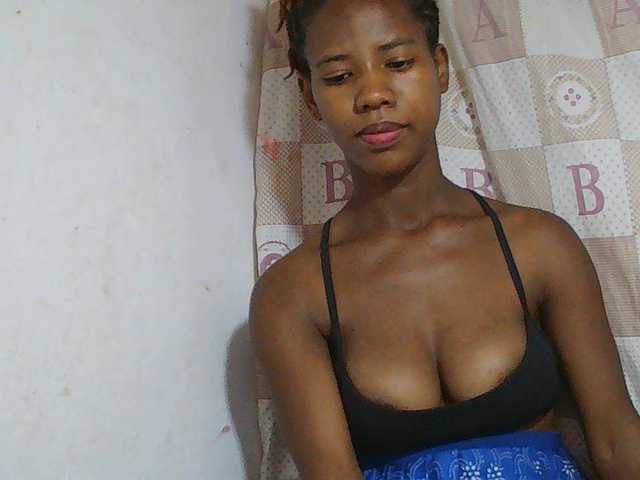 Sexy-Sarah live cam on BongaCams