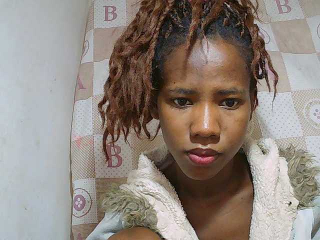 Sexy-Sarah live cam on BongaCams