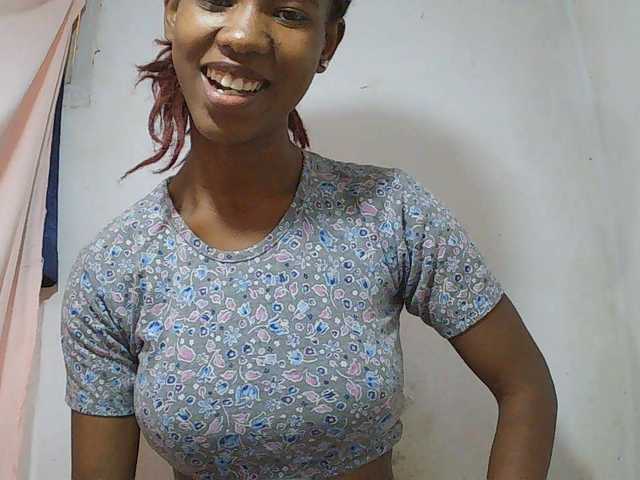 Sexy-Sarah live cam on BongaCams