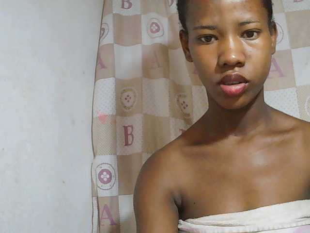 Sexy-Sarah live cam on BongaCams