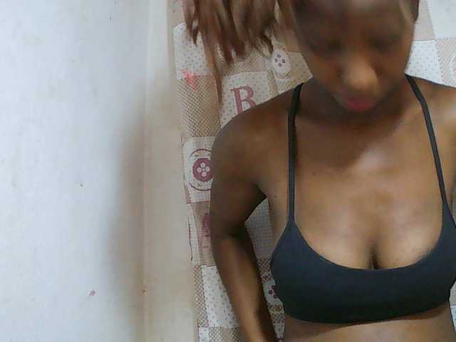Sexy-Sarah live cam on BongaCams