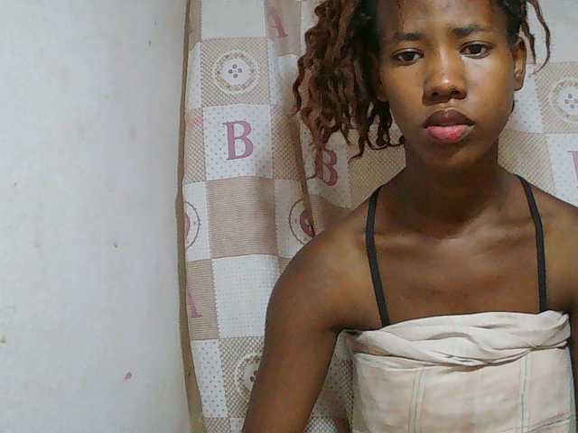 Sexy-Sarah live cam on BongaCams