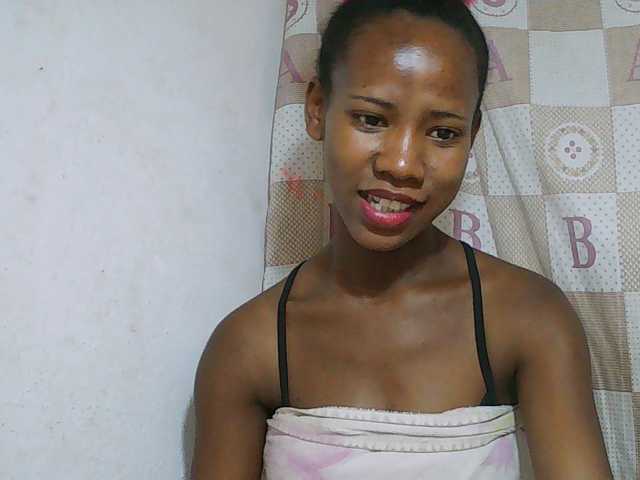 Sexy-Sarah live cam on BongaCams