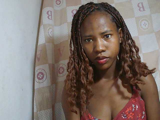 Sexy-Sarah live cam on BongaCams