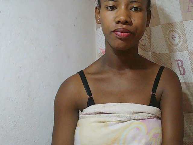 Sexy-Sarah live cam on BongaCams