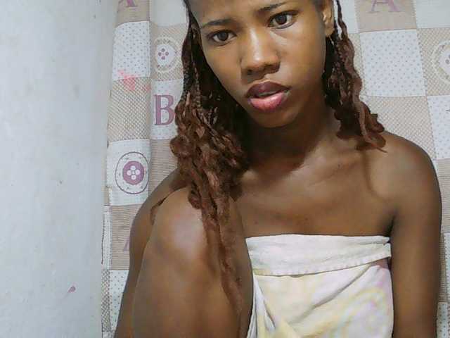 Sexy-Sarah live cam on BongaCams