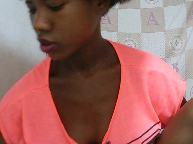 Sexy-Sarah live cam on BongaCams