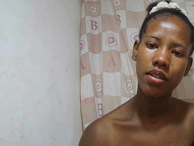 Sexy-Sarah live cam on BongaCams