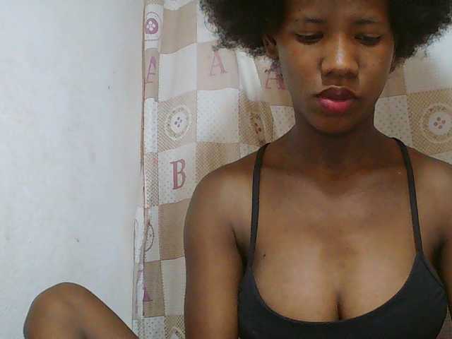 Sexy-Sarah live cam on BongaCams