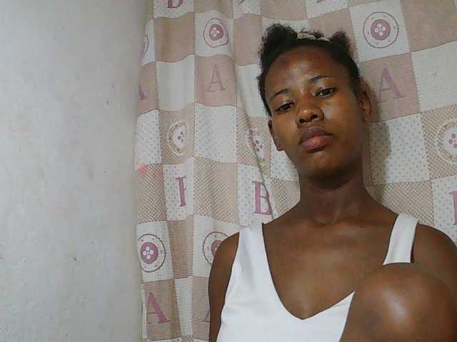 Sexy-Sarah live cam on BongaCams
