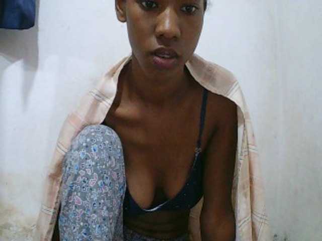 Sexy-Sarah live cam on BongaCams