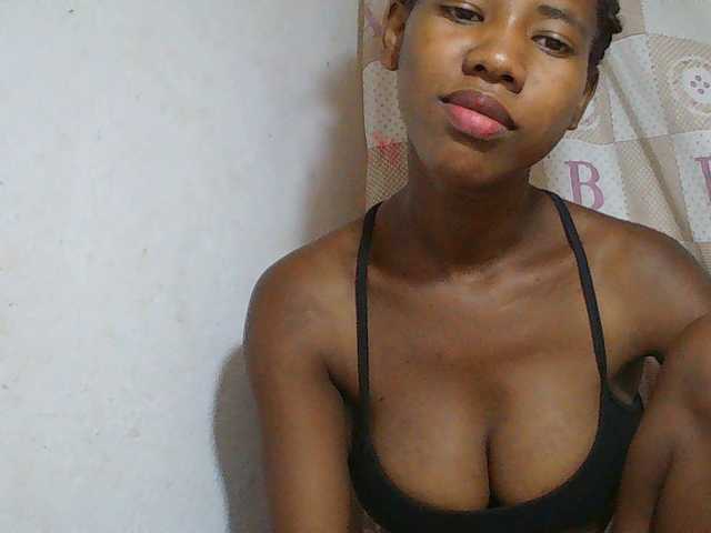 Sexy-Sarah live cam on BongaCams