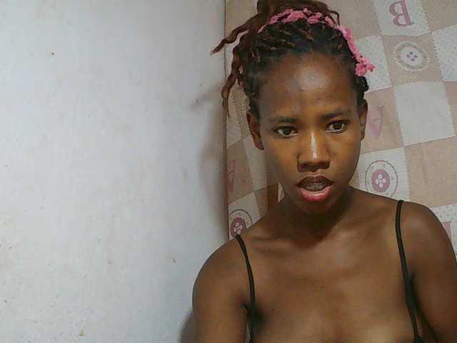 Sexy-Sarah live cam on BongaCams