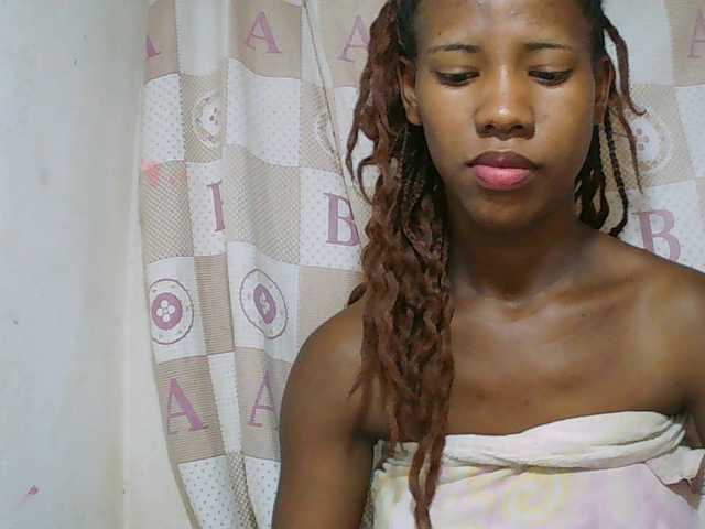 Sexy-Sarah live cam on BongaCams