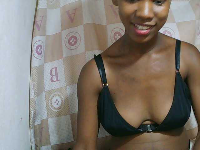 Sexy-Sarah live cam on BongaCams