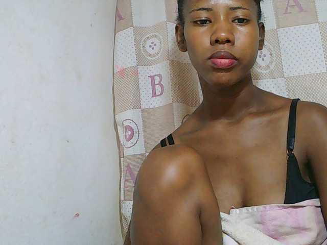 Sexy-Sarah live cam on BongaCams