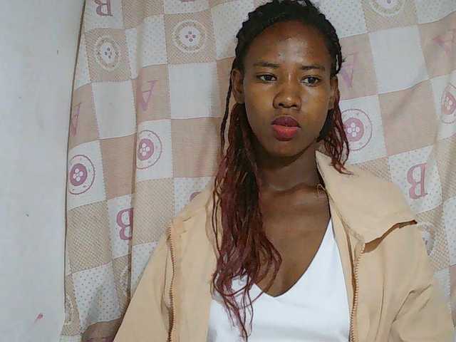 Sexy-Sarah live cam on BongaCams