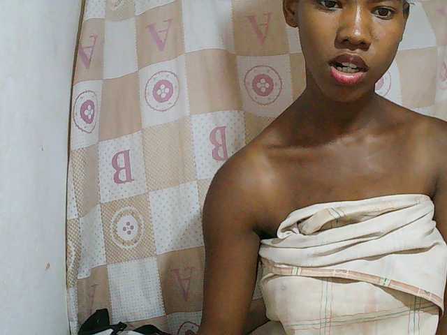 Sexy-Sarah live cam on BongaCams