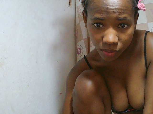 Sexy-Sarah live cam on BongaCams