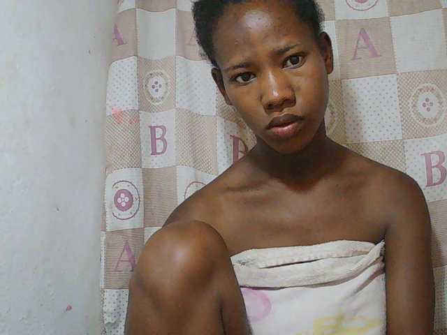 Sexy-Sarah live cam on BongaCams