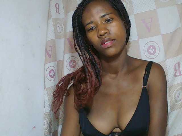 Sexy-Sarah live cam on BongaCams