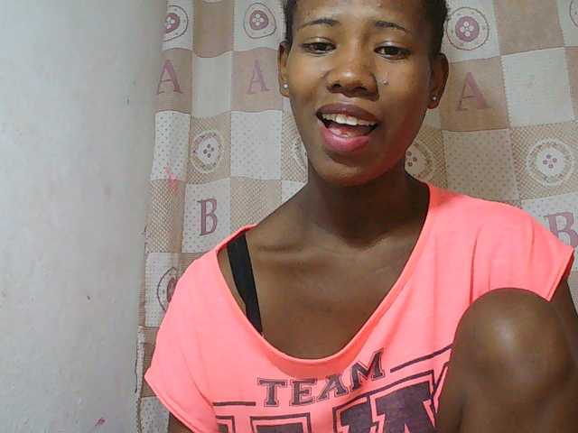 Sexy-Sarah live cam on BongaCams