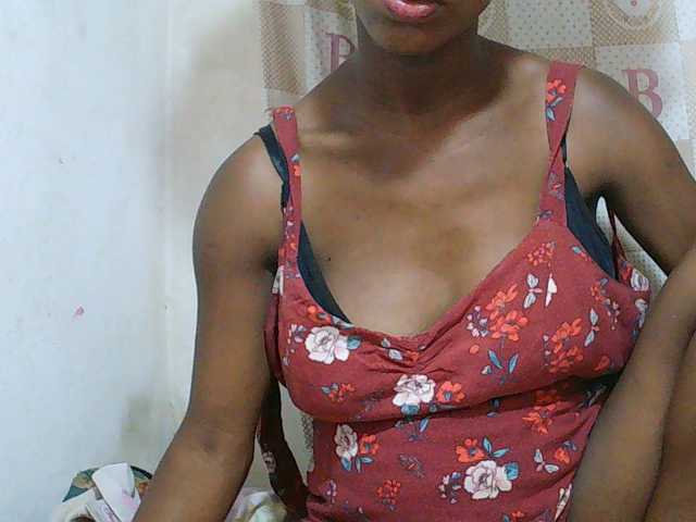 Sexy-Sarah live cam on BongaCams