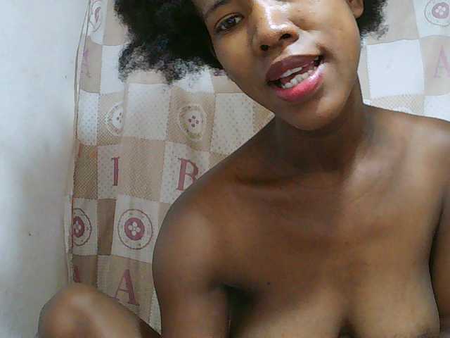 Sexy-Sarah live cam on BongaCams