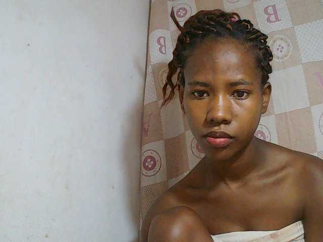 Sexy-Sarah live cam on BongaCams