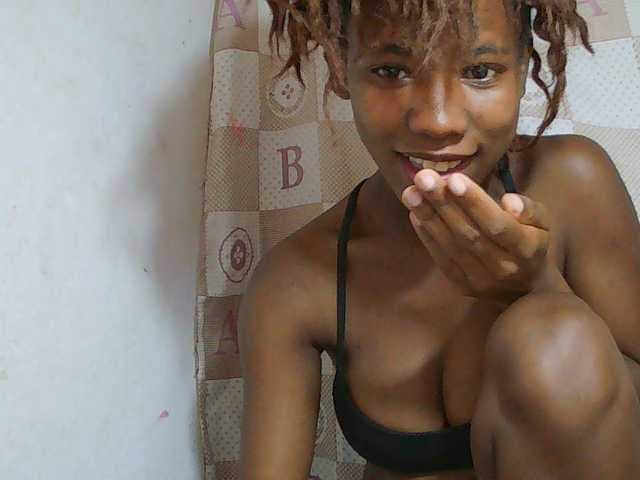 Sexy-Sarah live cam on BongaCams