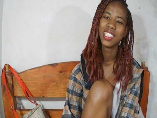 Sexy-Sarah live cam on BongaCams