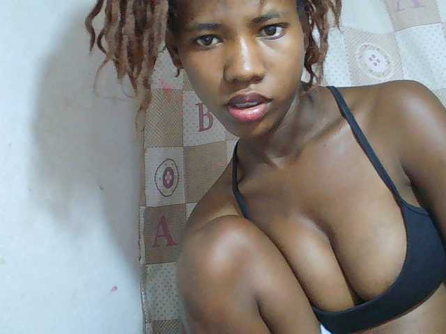 Sexy-Sarah live cam on BongaCams