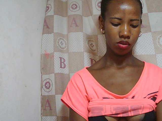 Sexy-Sarah live cam on BongaCams