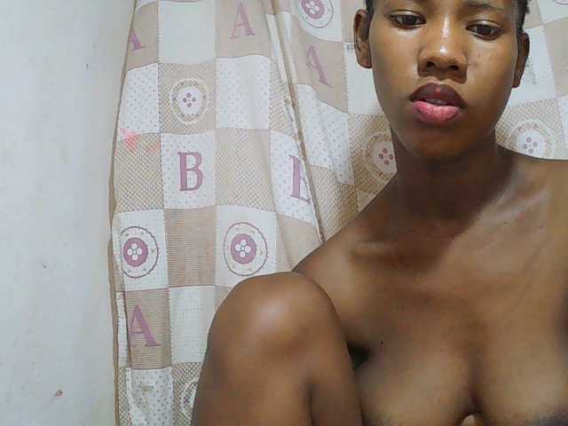 Sexy-Sarah live cam on BongaCams